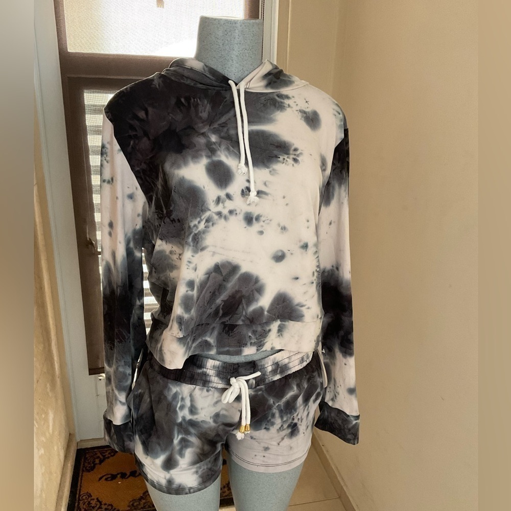 Women’s Hoodie and Shorts Pants Set